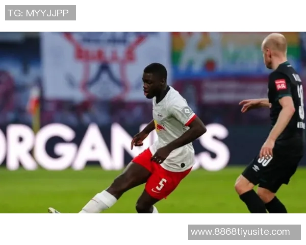 24岁范德芬边路狂飙如入无人之境展现中卫惊人速度与技术